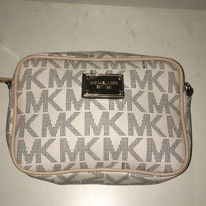 Michael kors cross body